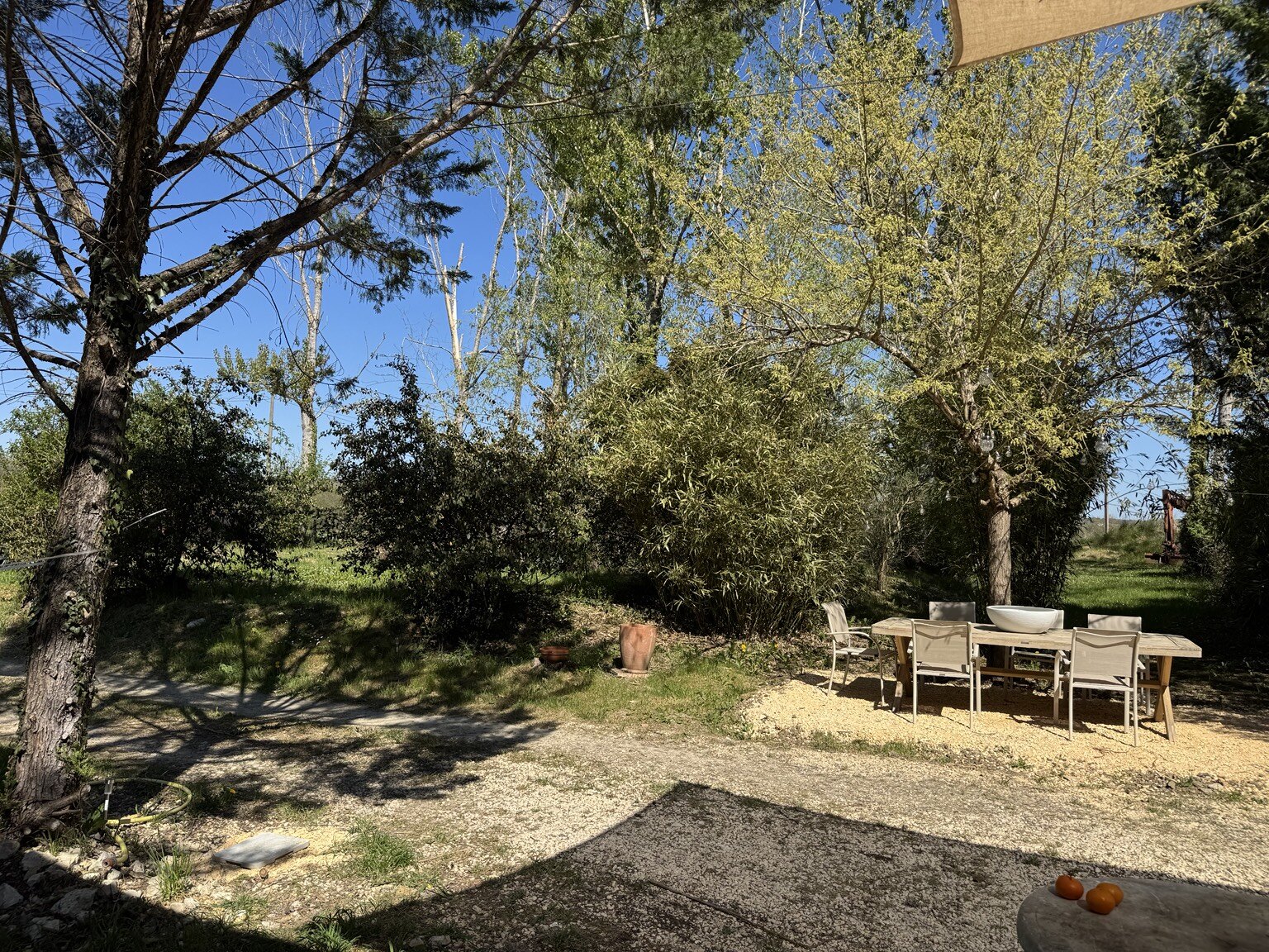 Le jardin arboré de La Grèze, photographié sur place